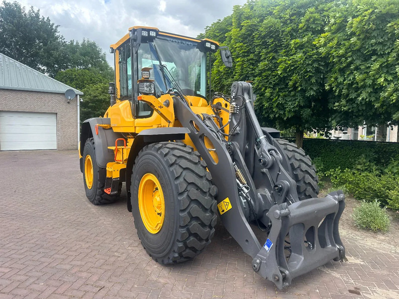New Wheel loader Volvo L90 H2 2025: picture 6