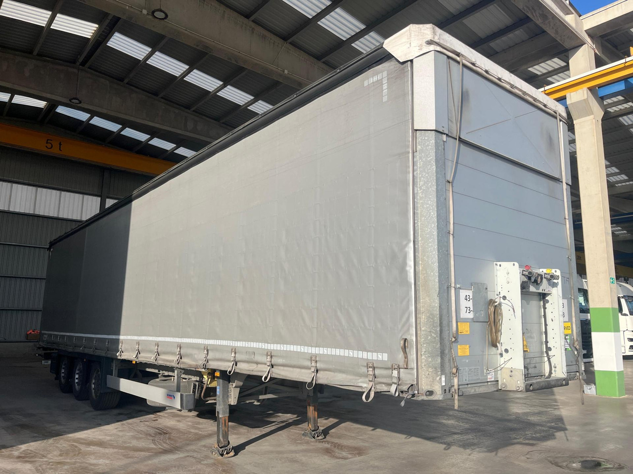 Schmitz Cargobull SCS24/L Varios - Curtainsider semi-trailer: picture 2 Schmitz Cargobull SCS24/L Varios - Curtainsider semi-trailer: picture 2