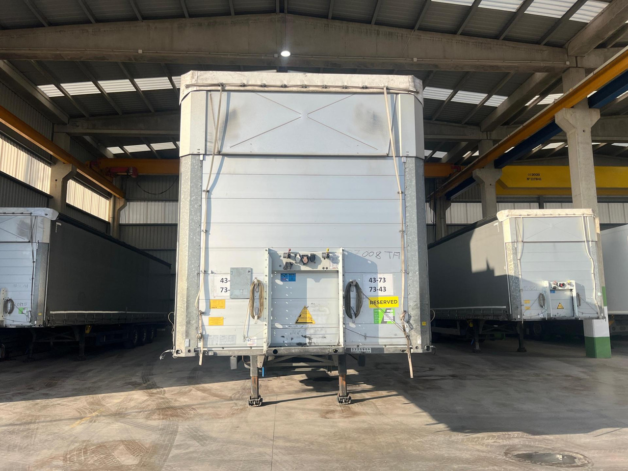 Schmitz Cargobull SCS24/L Varios - Curtainsider semi-trailer: picture 4 Schmitz Cargobull SCS24/L Varios - Curtainsider semi-trailer: picture 4