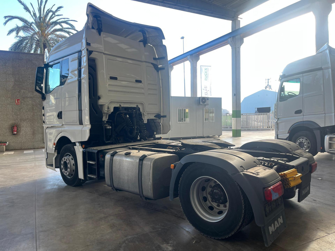 MAN TGX 18.470 GM Retarder - Tractor unit: picture 4 MAN TGX 18.470 GM Retarder - Tractor unit: picture 4