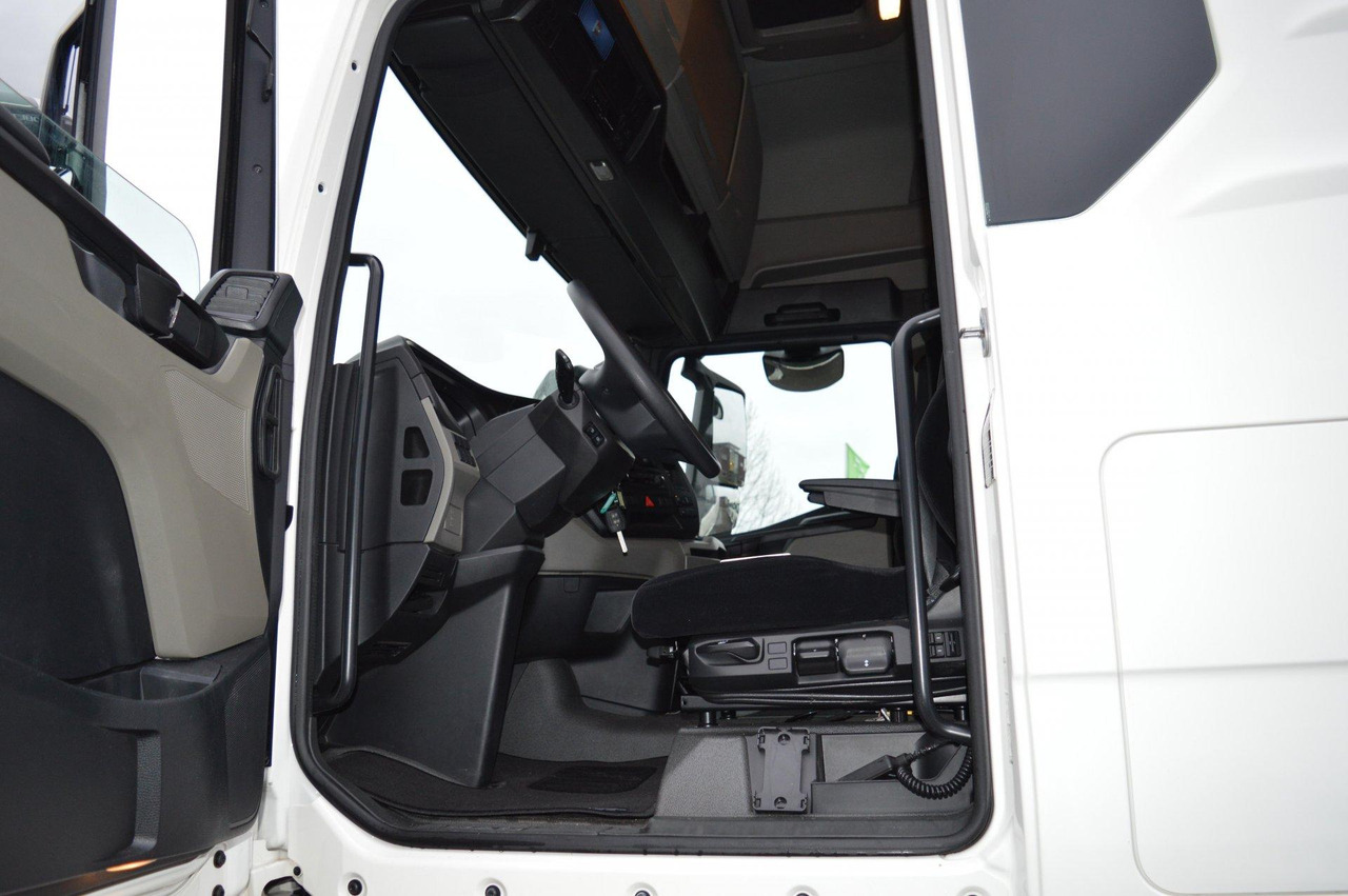 Tractor unit MAN TGX 18.470 GX: picture 8