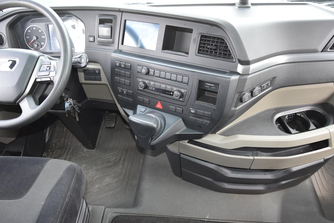 Tractor unit MAN TGX 18.470 GX: picture 12