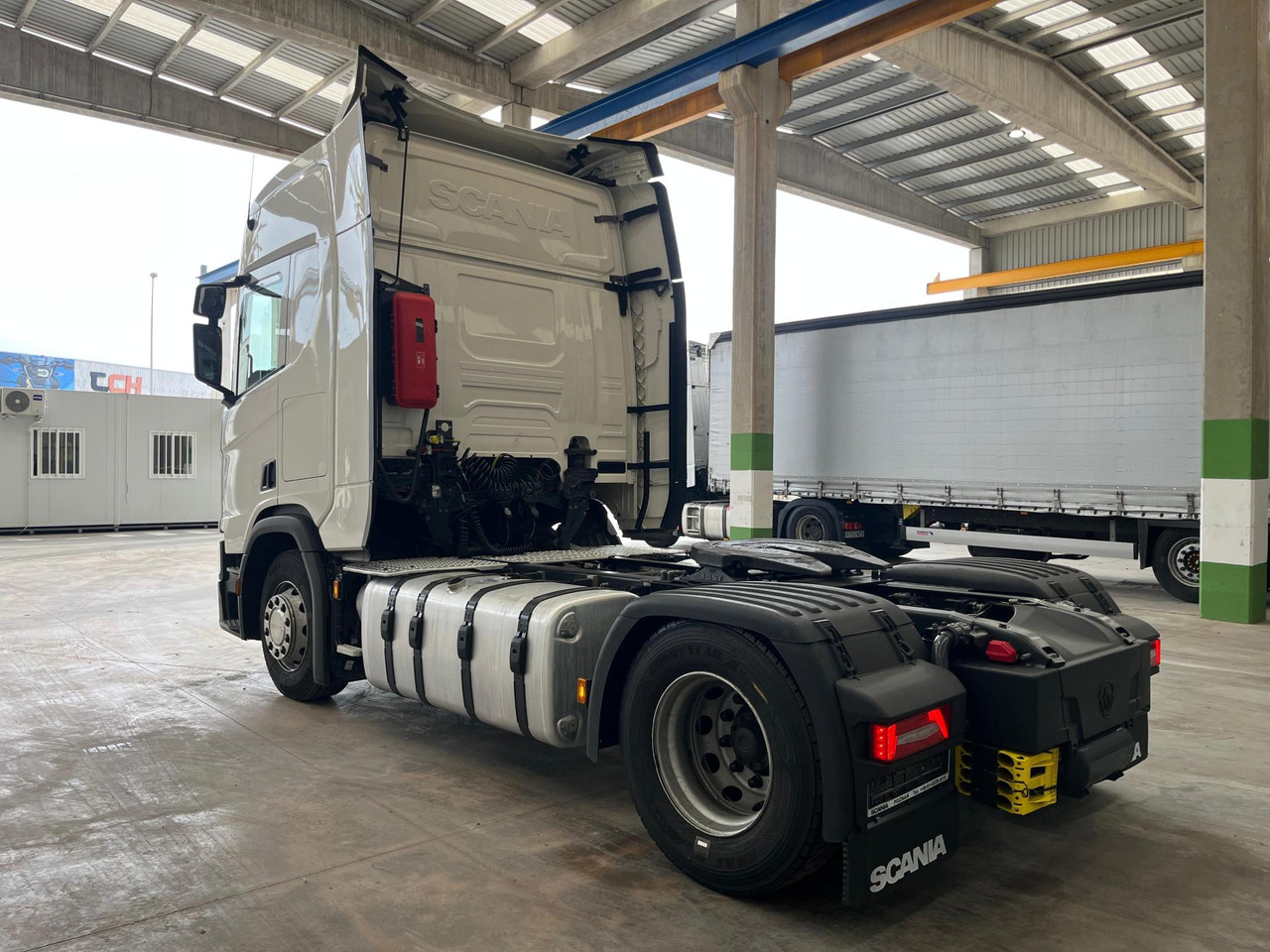 Scania R450 CR20H Retarder ACC - Tractor unit: picture 4 Scania R450 CR20H Retarder ACC - Tractor unit: picture 4