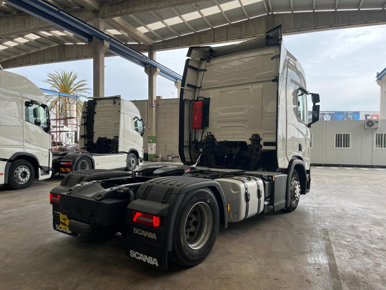 Scania R450 CR20H Retarder - Tractor unit: picture 2 Scania R450 CR20H Retarder - Tractor unit: picture 2