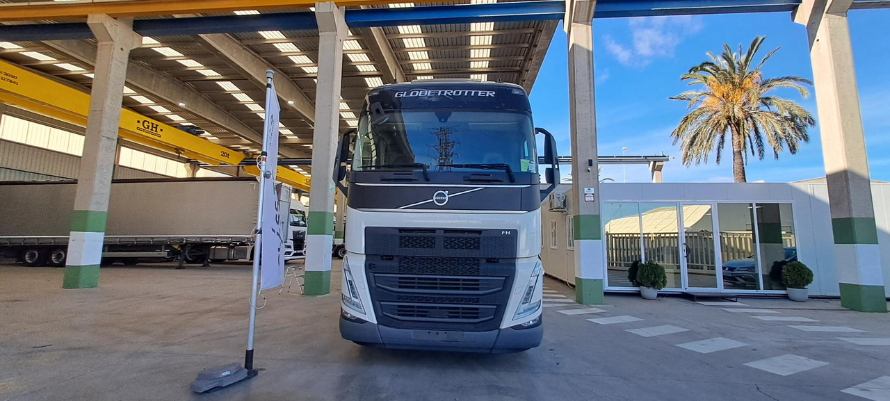 Volvo FH 460 Globetrotter XL Retarder i-Save - Tractor unit: picture 2 Volvo FH 460 Globetrotter XL Retarder i-Save - Tractor unit: picture 2
