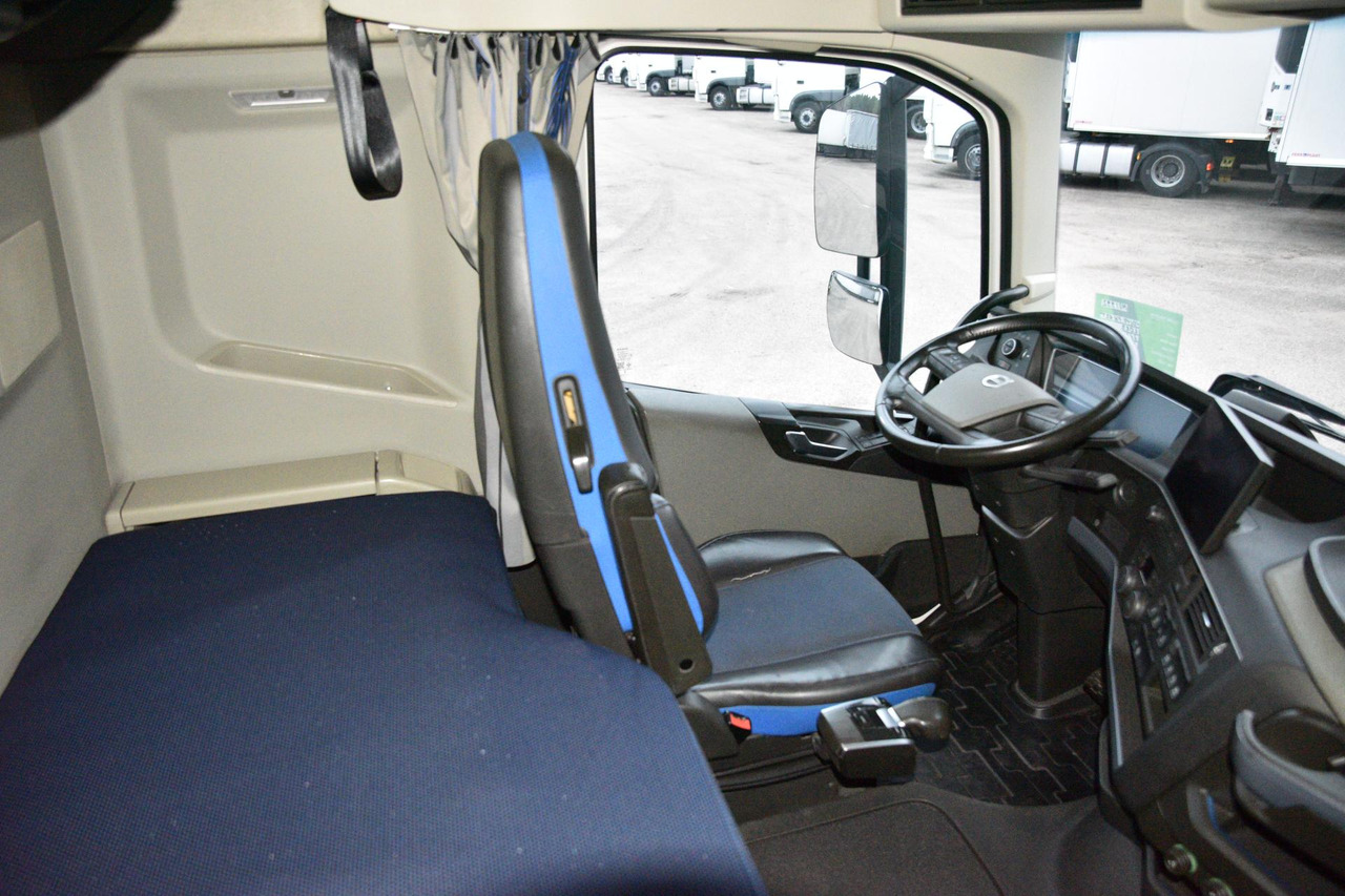 Tractor unit Volvo FH 540 Globetrotter XL Retarder: picture 14