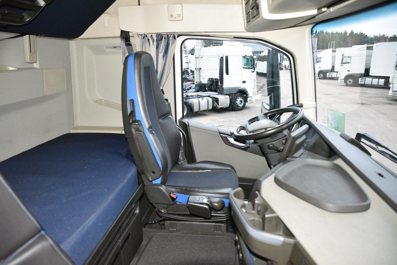 Tractor unit Volvo FH 540 Globetrotter XL Retarder: picture 11