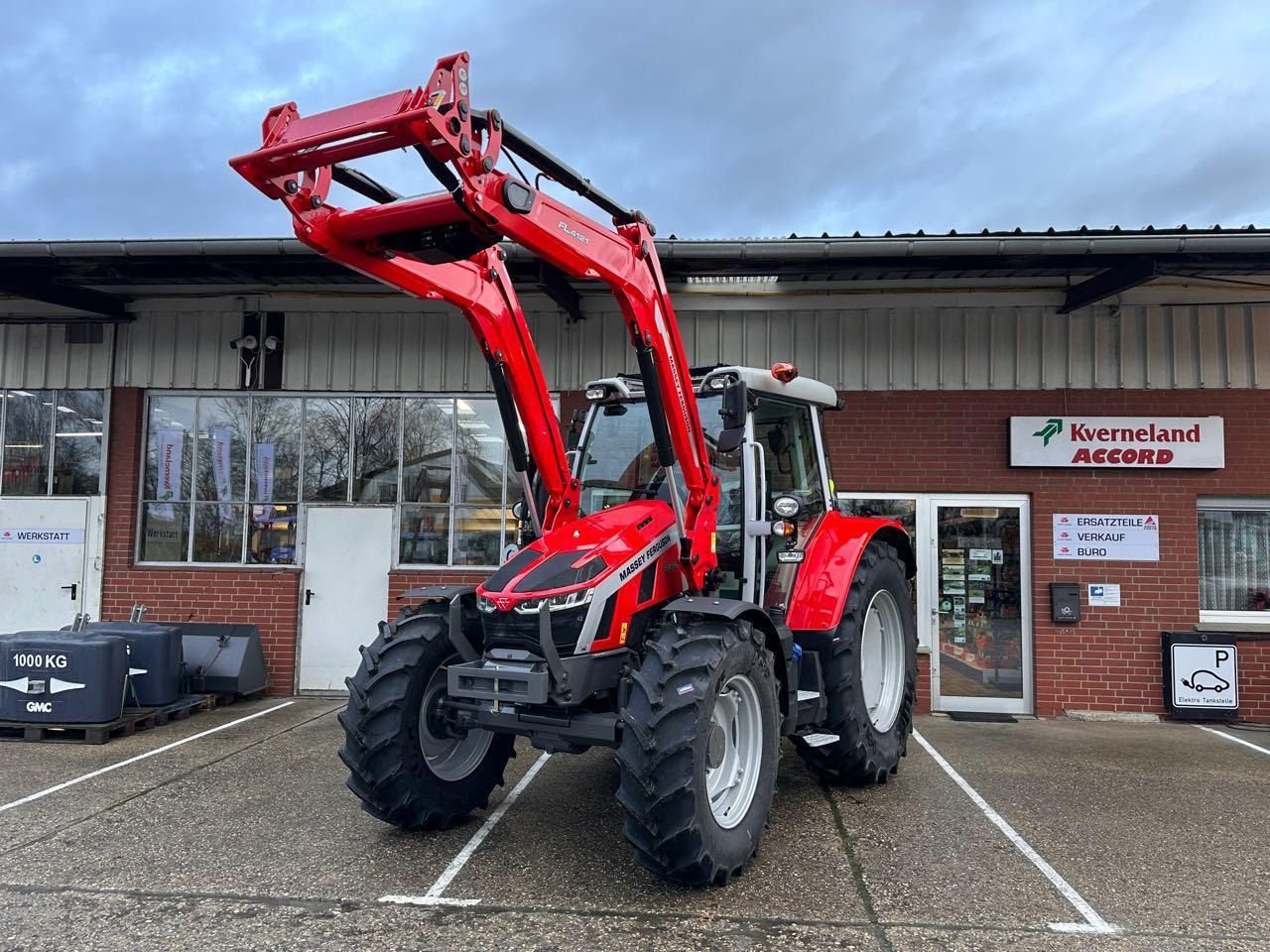 Massey Ferguson MF 5S.115 DYNA-6 - Farm tractor: picture 2 Massey Ferguson MF 5S.115 DYNA-6 - Farm tractor: picture 2
