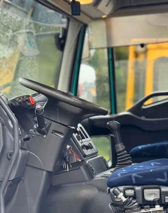 Iveco TRAKKER 450 6x4 WYWROTKA MELLER | EURO 5 | MANUAL | KLIMA | RETARDER | PRZEBIEG 364 000km ! - Tipper: picture 5 Iveco TRAKKER 450 6x4 WYWROTKA MELLER | EURO 5 | MANUAL | KLIMA | RETARDER | PRZEBIEG 364 000km ! - Tipper: picture 5