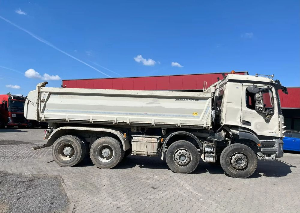 Mercedes-Benz Arocs 3246 / 8x4 / Trójstronna Wywrotka / Bordmatic / Euro 6 / Uszkodzony - Tipper: picture 5 Mercedes-Benz Arocs 3246 / 8x4 / Trójstronna Wywrotka / Bordmatic / Euro 6 / Uszkodzony - Tipper: picture 5