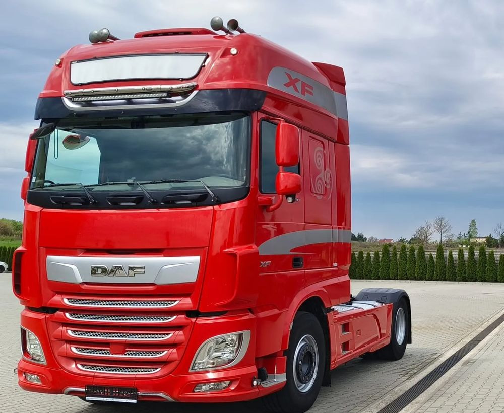 DAF XF 530 Super Space Cab | RETARDER | KLIMATYZACJA | EURO 6 | 2018 | 530 000 km - Tractor unit: picture 1 DAF XF 530 Super Space Cab | RETARDER | KLIMATYZACJA | EURO 6 | 2018 | 530 000 km - Tractor unit: picture 1