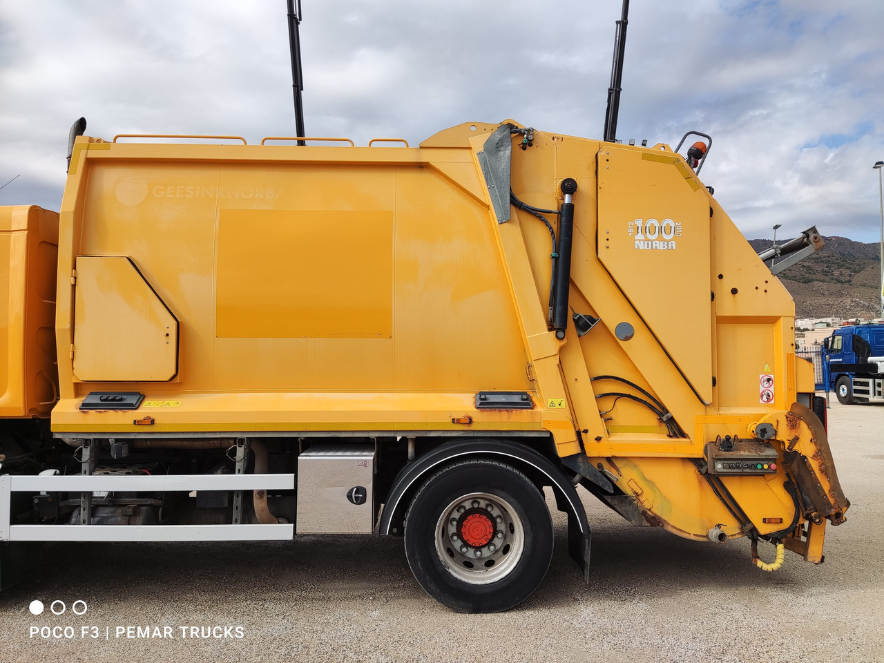 GEESINKNORBA MF300 CONTENEDOR BASURERO RECOLECTOR / COMPACTADOR - Tool/ Equipment: picture 1 GEESINKNORBA MF300 CONTENEDOR BASURERO RECOLECTOR / COMPACTADOR - Tool/ Equipment: picture 1