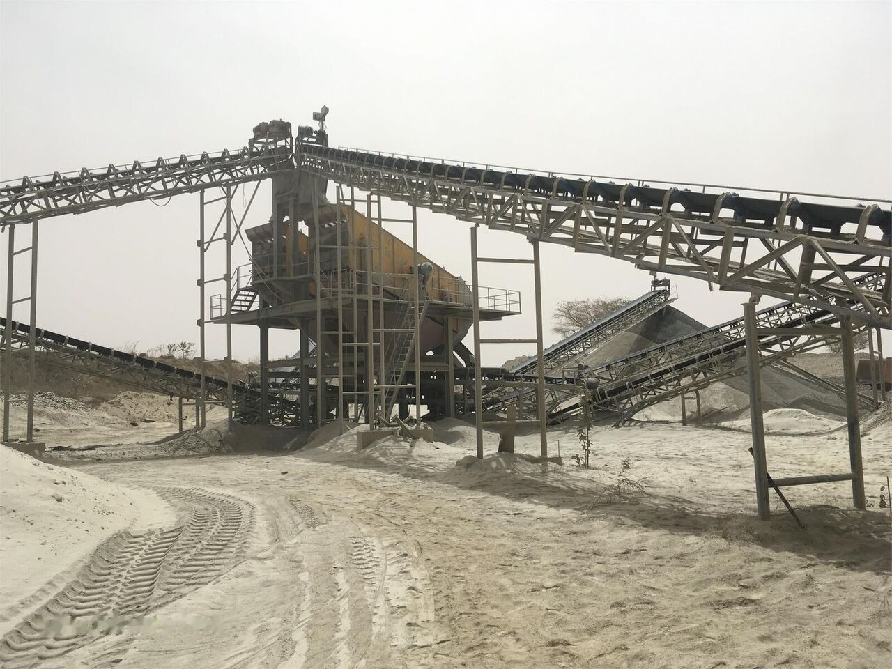 Kinglink Inclined Basalt Vibrating Screen 4YK2160 - Screener: picture 1 Kinglink Inclined Basalt Vibrating Screen 4YK2160 - Screener: picture 1