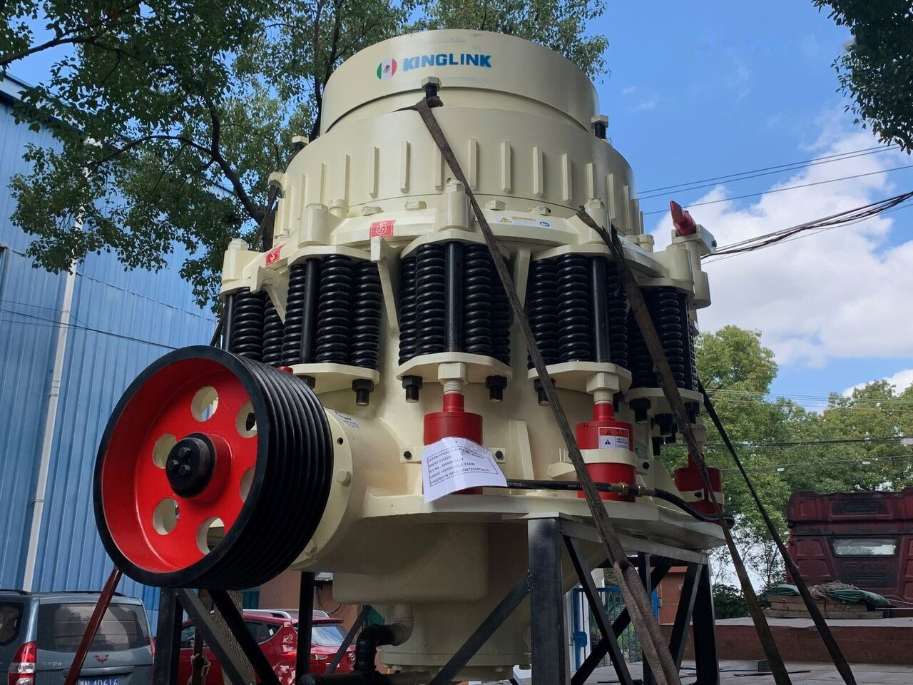 Kinglink NEW 4.25 Feet KLM1300 300TPH Iron Stone Cone Crusher - Cone crusher: picture 1 Kinglink NEW 4.25 Feet KLM1300 300TPH Iron Stone Cone Crusher - Cone crusher: picture 1