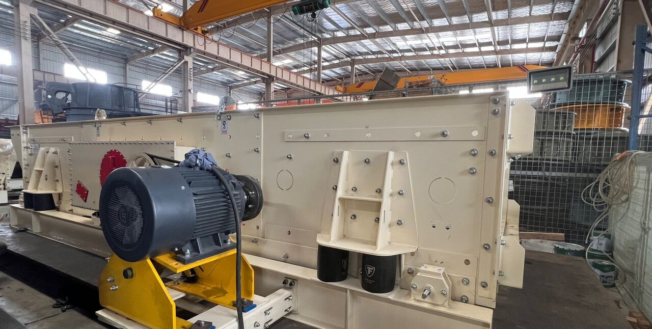 Kinglink New Horizontal Vibrating Screen - Screener: picture 1 Kinglink New Horizontal Vibrating Screen - Screener: picture 1