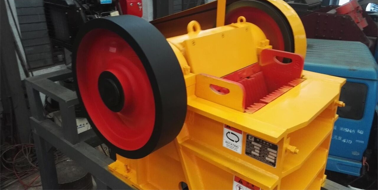 Kinglink PE250x400 Diesel Engine Skid Frame Jaw Crusher 10x16 - Jaw crusher: picture 3 Kinglink PE250x400 Diesel Engine Skid Frame Jaw Crusher 10x16 - Jaw crusher: picture 3
