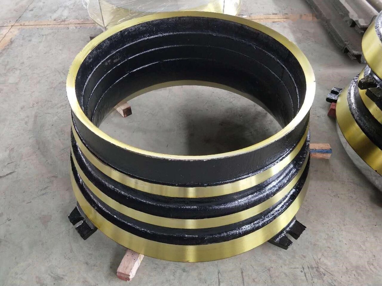 Metso for Metso crushing plant - Spare parts: picture 3 Metso for Metso crushing plant - Spare parts: picture 3