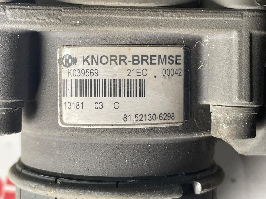 KNORR-BREMSE BRAKE VALVE EBS FOR MAN TGA | TGX | TGS - K039569 - Brake valve for Truck: picture 3 KNORR-BREMSE BRAKE VALVE EBS FOR MAN TGA | TGX | TGS - K039569 - Brake valve for Truck: picture 3
