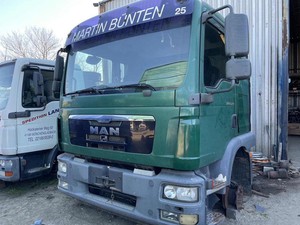 MAN TGM DOUBLE CABIN 2011 - Cab for Truck: picture 2 MAN TGM DOUBLE CABIN 2011 - Cab for Truck: picture 2