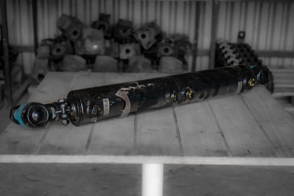 MERCEDES-BENZ ACTROS HYDRAULIC STEERING CYLINDER - Hydraulic cylinder for Truck: picture 1 MERCEDES-BENZ ACTROS HYDRAULIC STEERING CYLINDER - Hydraulic cylinder for Truck: picture 1