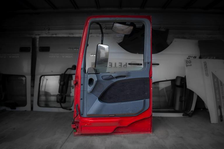 MERCEDES-BENZ ACTROS MEGA SPACE MP II - RIGHT - Door and parts for Truck: picture 2 MERCEDES-BENZ ACTROS MEGA SPACE MP II - RIGHT - Door and parts for Truck: picture 2