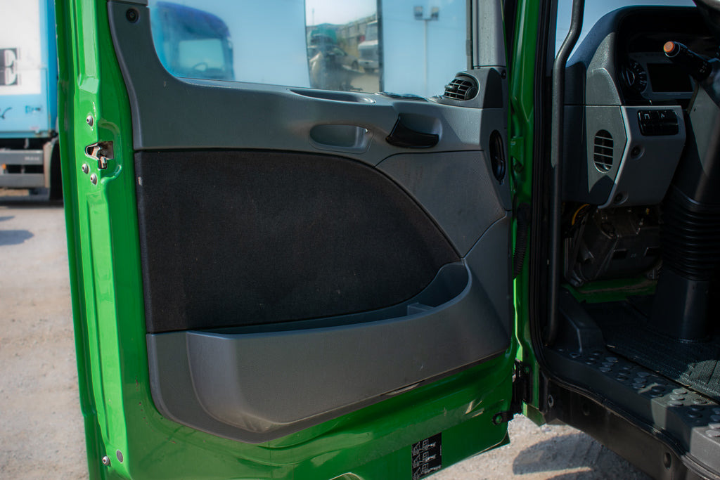 MERCEDES-BENZ ACTROS MP II DOOR LINING - DRIVER - Door and parts for Truck: picture 2 MERCEDES-BENZ ACTROS MP II DOOR LINING - DRIVER - Door and parts for Truck: picture 2