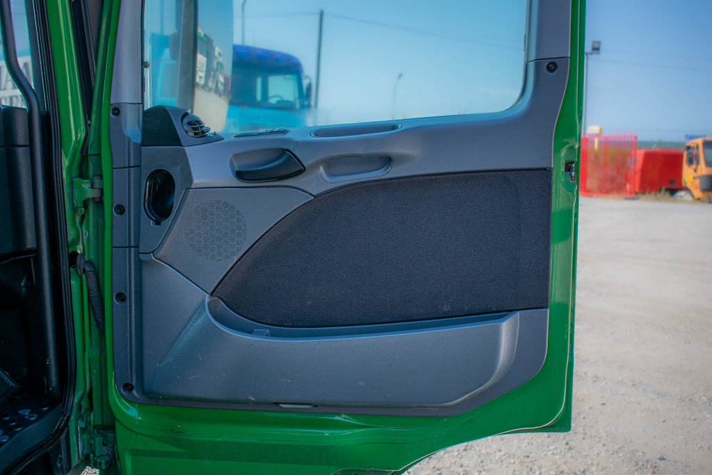 MERCEDES-BENZ ACTROS MP II DOOR LINING - PASSENGER - Door and parts for Truck: picture 1 MERCEDES-BENZ ACTROS MP II DOOR LINING - PASSENGER - Door and parts for Truck: picture 1