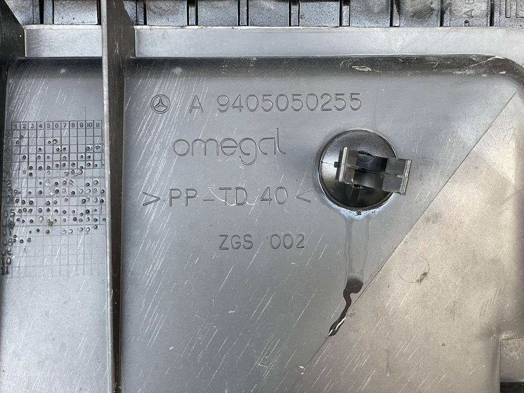 MERCEDES-BENZ AXOR - BEHR 376 721 261 - Radiator for Truck: picture 3 MERCEDES-BENZ AXOR - BEHR 376 721 261 - Radiator for Truck: picture 3