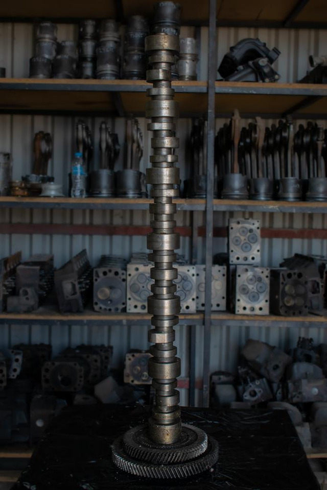 MERCEDES-BENZ AXOR EURO V WITH ENGINE CODE ΟΜ 460 - Camshaft for Truck: picture 1 MERCEDES-BENZ AXOR EURO V WITH ENGINE CODE ΟΜ 460 - Camshaft for Truck: picture 1