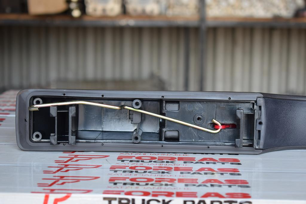 MERCEDES-BENZ LEFT INTERNAL DOOR HANDLE - DRIVER - Door and parts for Truck: picture 3 MERCEDES-BENZ LEFT INTERNAL DOOR HANDLE - DRIVER - Door and parts for Truck: picture 3