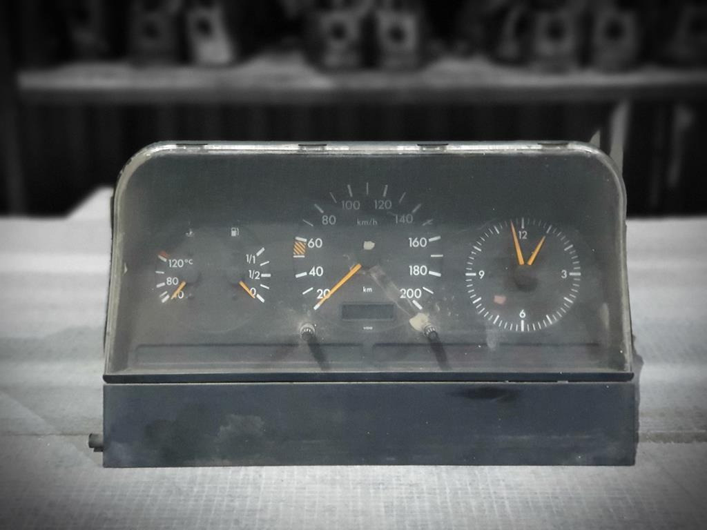 MERCEDES-BENZ SPRINTER 312 - Dashboard for Truck: picture 1 MERCEDES-BENZ SPRINTER 312 - Dashboard for Truck: picture 1
