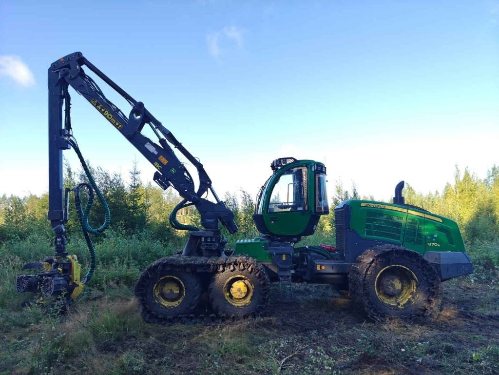 John Deere 1270 G - Forestry harvester: picture 2 John Deere 1270 G - Forestry harvester: picture 2