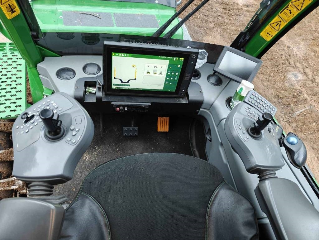 Forwarder John Deere 1510 G: picture 17 Forwarder John Deere 1510 G: picture 17