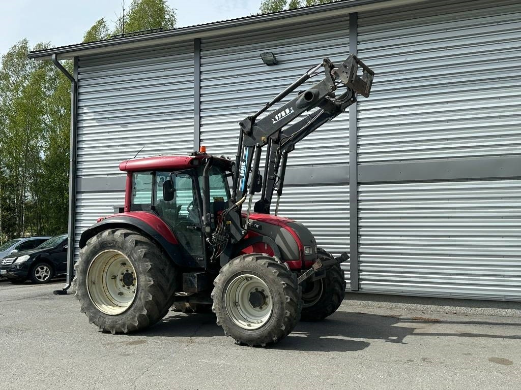 Valtra C 150 - Farm tractor: picture 5 Valtra C 150 - Farm tractor: picture 5