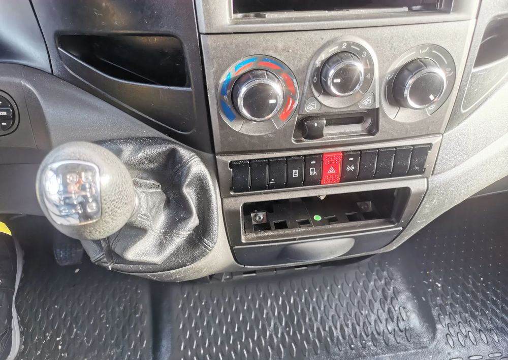 Panel van Iveco Daily 35C15 blaszak 3.0-150KM blizniak L3H3 długi Hak: picture 13 Panel van Iveco Daily 35C15 blaszak 3.0-150KM blizniak L3H3 długi Hak: picture 13