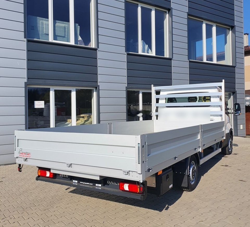 IVECO Daily 35S18 - Flatbed van: picture 3 IVECO Daily 35S18 - Flatbed van: picture 3