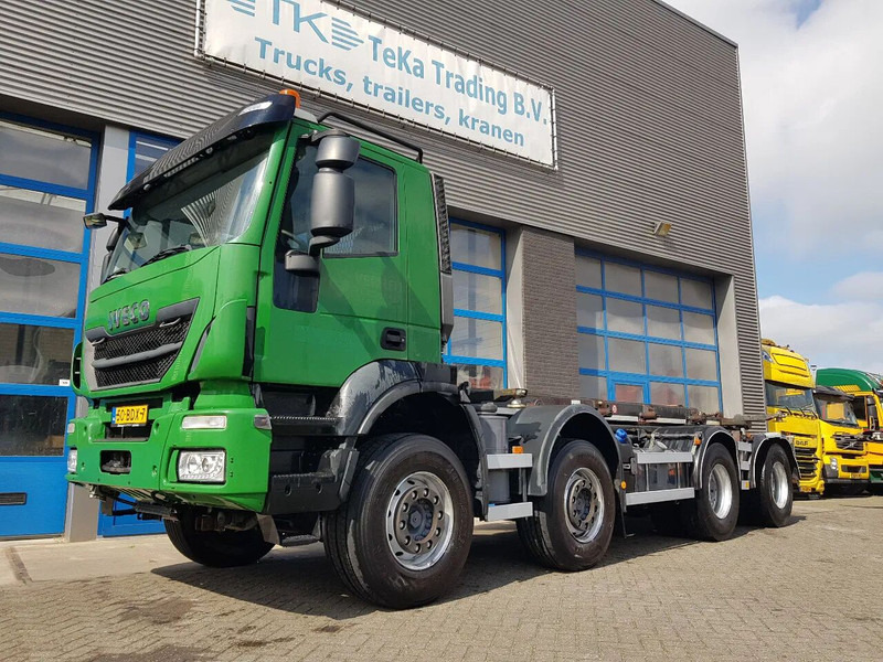 Iveco Stralis 450 8x4 Steel Nieuwe Apk/TÜV 430.000 km kettingsyst 30 t - Container transporter/ Swap body truck: picture 1 Iveco Stralis 450 8x4 Steel Nieuwe Apk/TÜV 430.000 km kettingsyst 30 t - Container transporter/ Swap body truck: picture 1