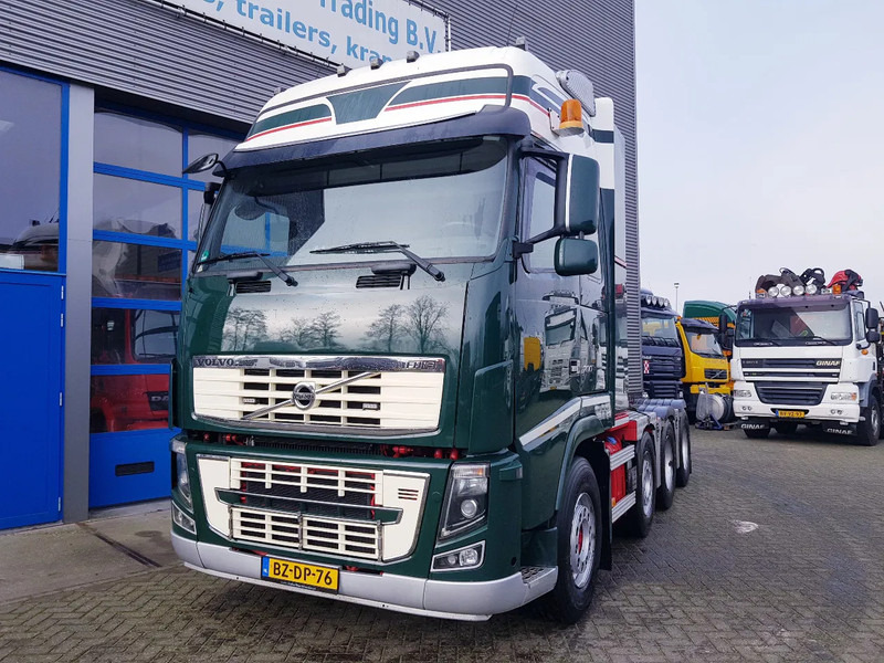 Volvo FH 16.700 8x4 140 ton Retarder - Tractor unit: picture 3 Volvo FH 16.700 8x4 140 ton Retarder - Tractor unit: picture 3