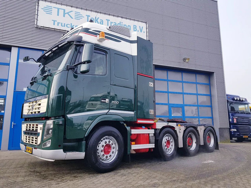 Volvo FH 16.700 8x4 140 ton Retarder - Tractor unit: picture 1 Volvo FH 16.700 8x4 140 ton Retarder - Tractor unit: picture 1