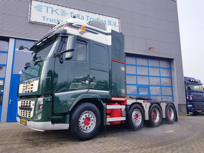 Volvo FH 16.700 8x4 140 ton Retarder - Tractor unit: picture 1 Volvo FH 16.700 8x4 140 ton Retarder - Tractor unit: picture 1