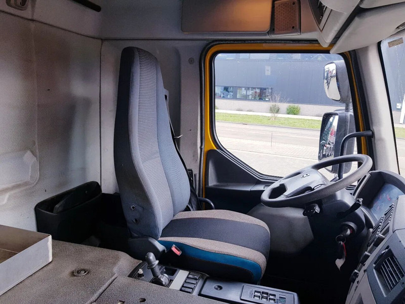 Cab chassis truck Volvo FE 300 EEV 6X2 Retarder 258.000 KM TÜV: picture 10