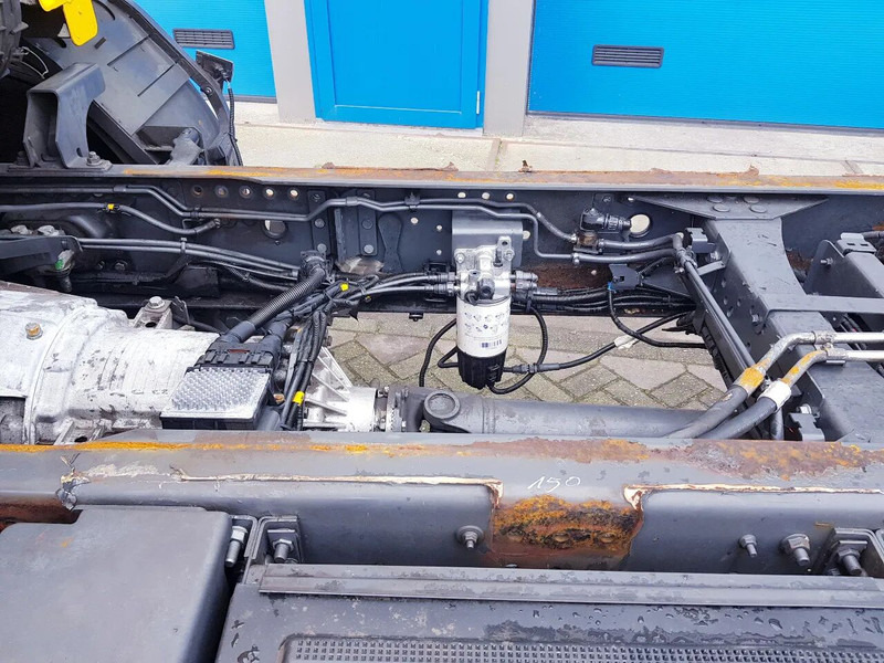 Cab chassis truck Volvo FE 300 EEV 6X2 Retarder 258.000 KM TÜV: picture 16