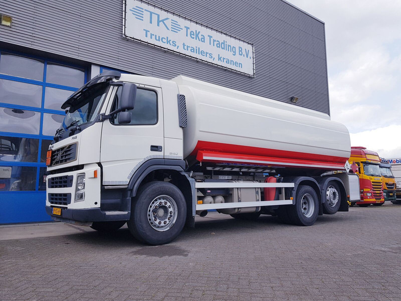 Tank truck for transportation of fuel Volvo FM 9.340 Fuel 21.400 Liter 3 Comp Euro 3: picture 1