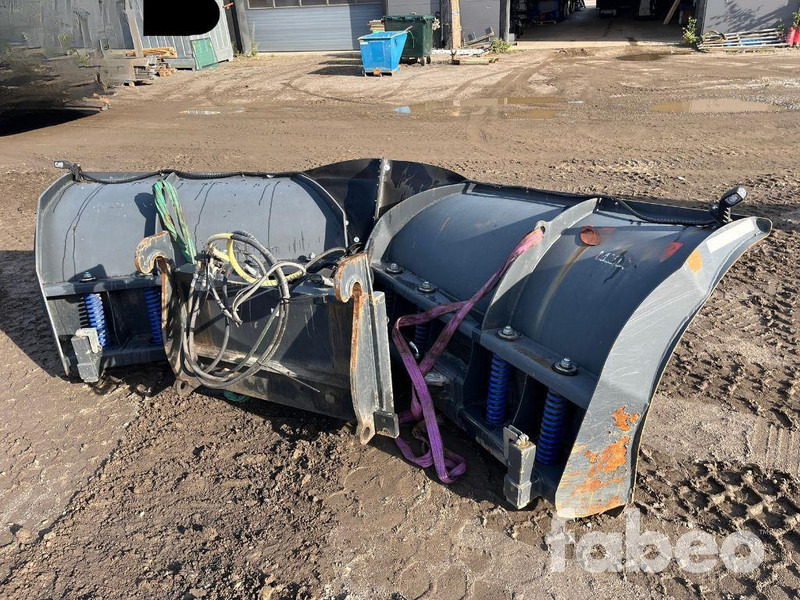 Mito 370 - Snow removal vehicle: picture 1 Mito 370 - Snow removal vehicle: picture 1