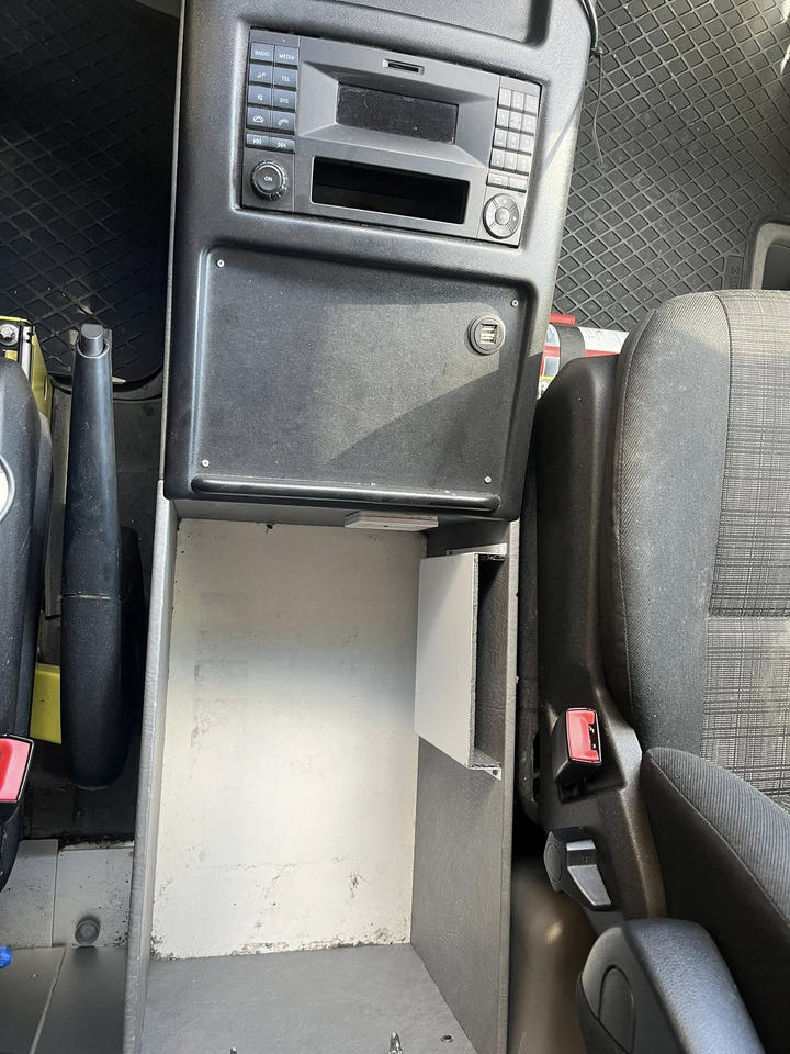 Ambulance Mercedes-Benz Sprinter 319 - AMBULANCE / Krankenwagen / Ambulancia: picture 22