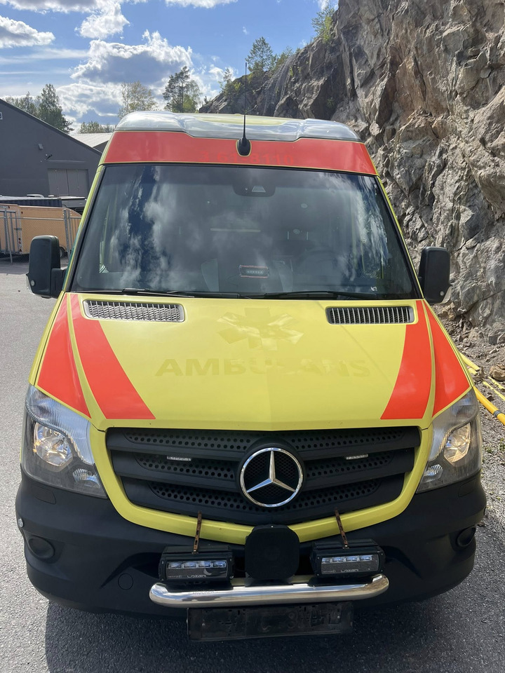 Ambulance Mercedes-Benz Sprinter 319 - AMBULANCE / Krankenwagen / Ambulancia: picture 7