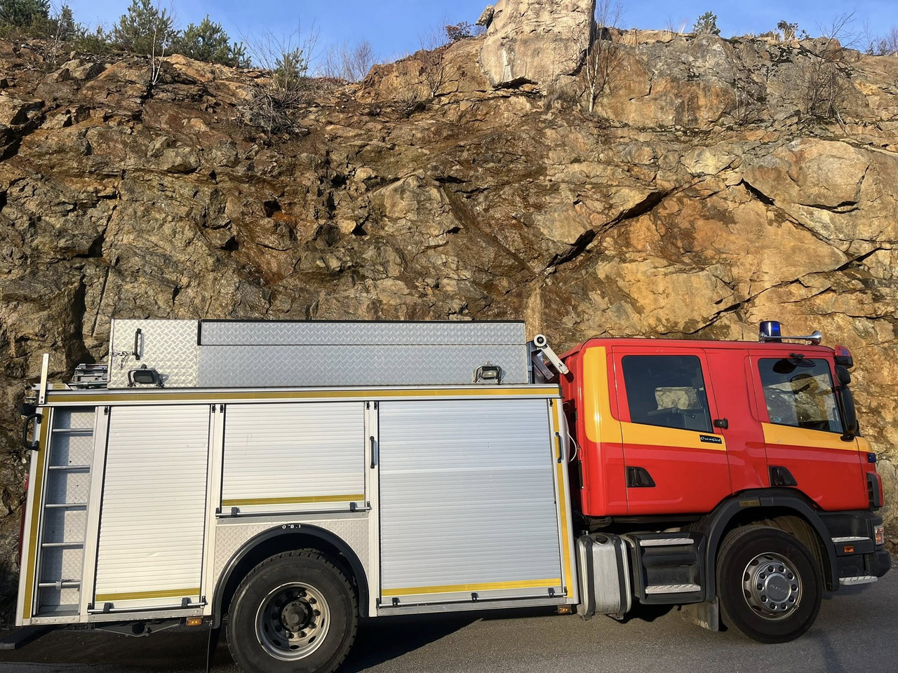 SCANIA P94GB 4x2 NZ310 - Fire engine - RESERVERAD !! - Fire truck: picture 5 SCANIA P94GB 4x2 NZ310 - Fire engine - RESERVERAD !! - Fire truck: picture 5