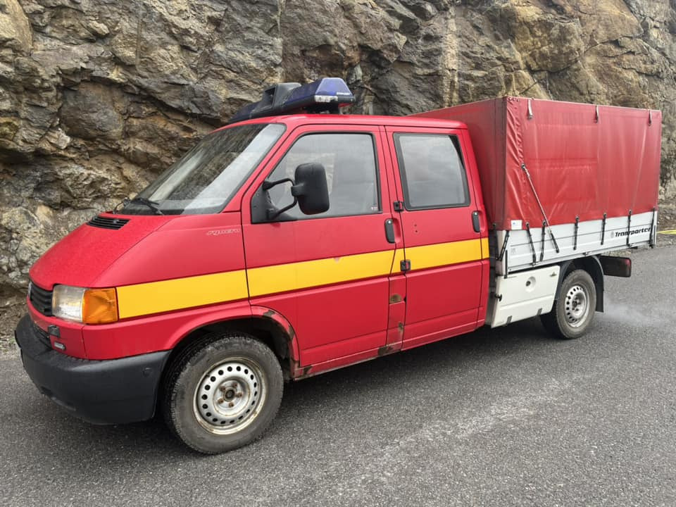VOLKSWAGEN Transporter 2,5 TDI Syncro 4x4 - Fire truck: picture 1 VOLKSWAGEN Transporter 2,5 TDI Syncro 4x4 - Fire truck: picture 1