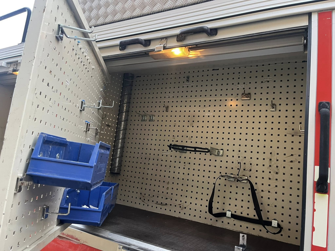 Fire truck VOLVO FL10 4x2 - fire engine / fire truck / brandbil: picture 10