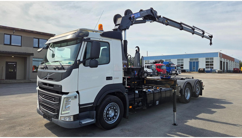 Volvo FM330 6X2*4 - Hook lift truck, Crane truck: picture 1 Volvo FM330 6X2*4 - Hook lift truck, Crane truck: picture 1
